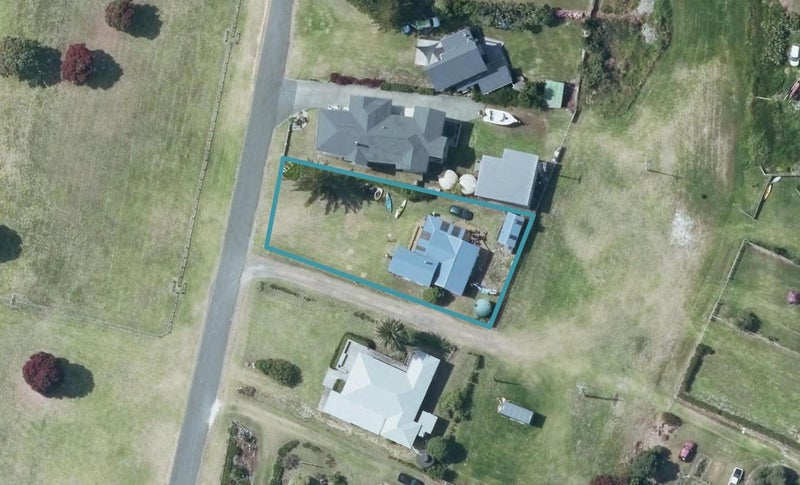 20 Pohutukawa Drive, Mahia, Māhia - Carousel 1