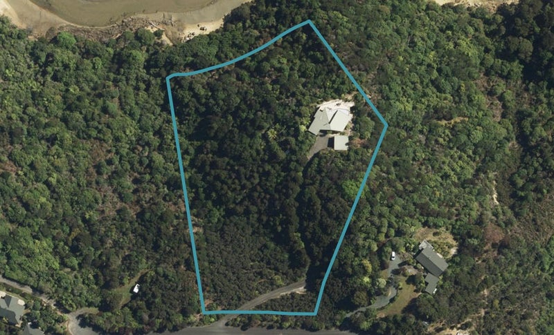18 Lady Barkly Grove, Kaiteriteri - Carousel 1