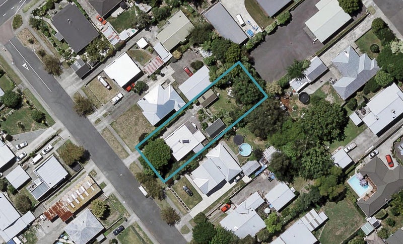 906 Queen Street East, Parkvale, Hastings - Carousel 1