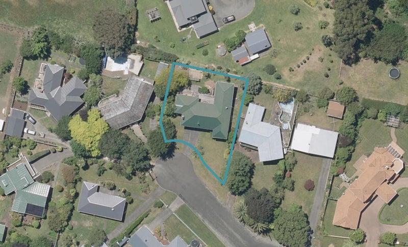 14 Eaton Crescent, Otamatea, Whanganui - Carousel 1