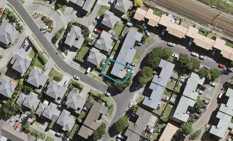 10 Butia Avenue, Henderson, Auckland - Carousel 1