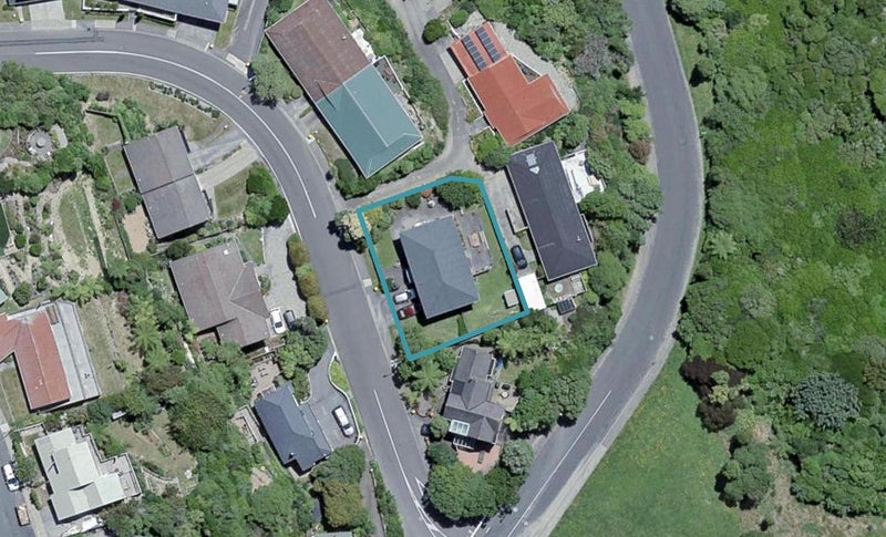 4 Paparata Street, Karori, Wellington - Carousel 1
