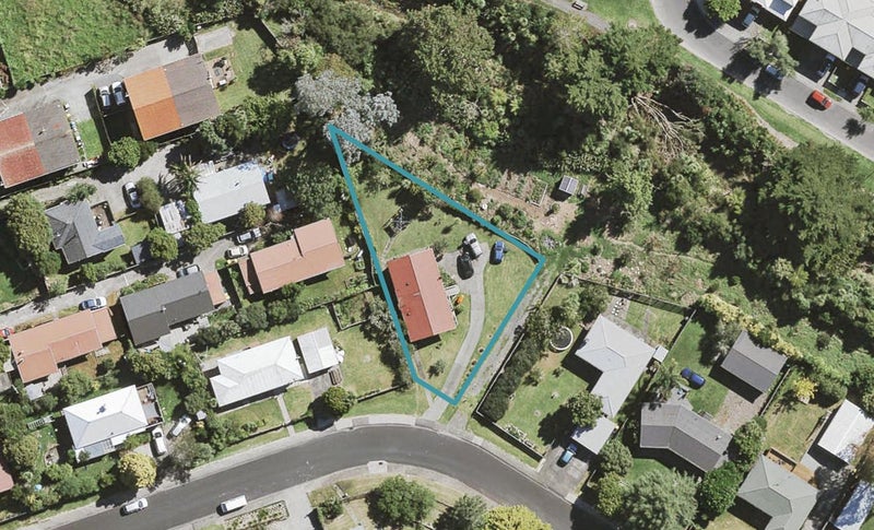 6 Lucinda Place, Glen Eden, Auckland - Carousel 1