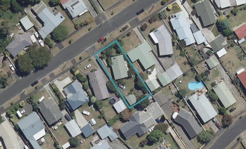 86 Fitzroy Avenue, Fitzroy, Hamilton - Carousel 1