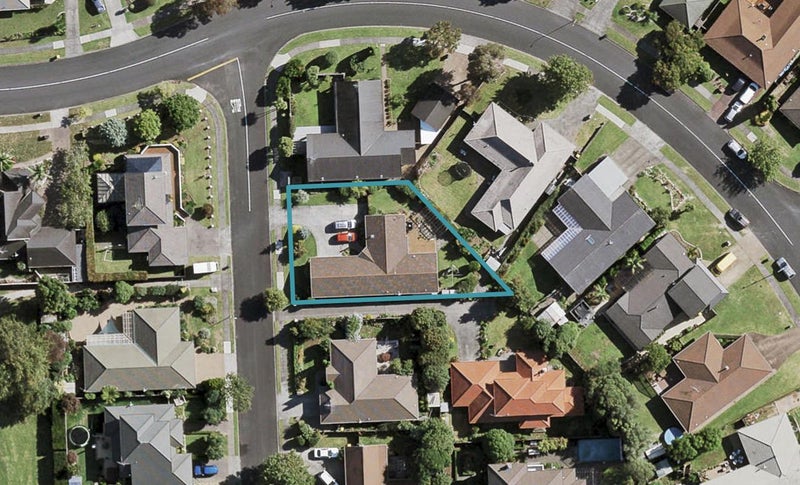 4 Len Garlick Place, Pahurehure, Papakura - Carousel 1