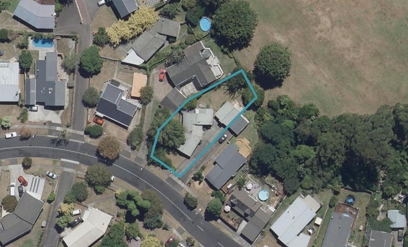35 Pelorus Street, Glenview, Hamilton - Carousel 1