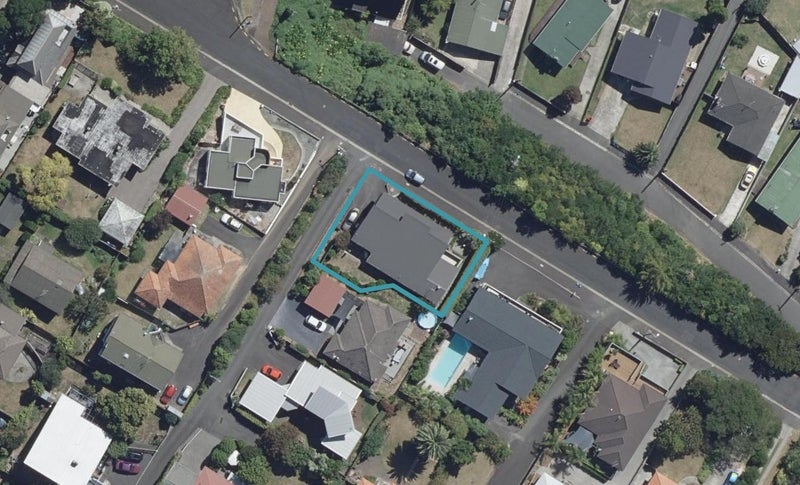 39 Carey Street, Maeroa, Hamilton - Carousel 1
