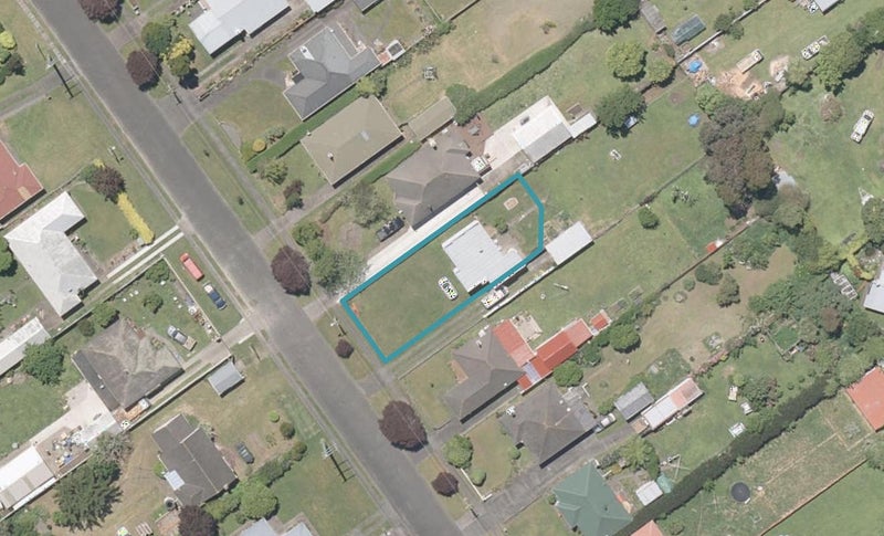 12 Caffray Avenue, Aramoho, Whanganui - Carousel 1