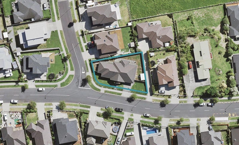 109 Lake Panorama Drive, Henderson Valley, Auckland - Carousel 1