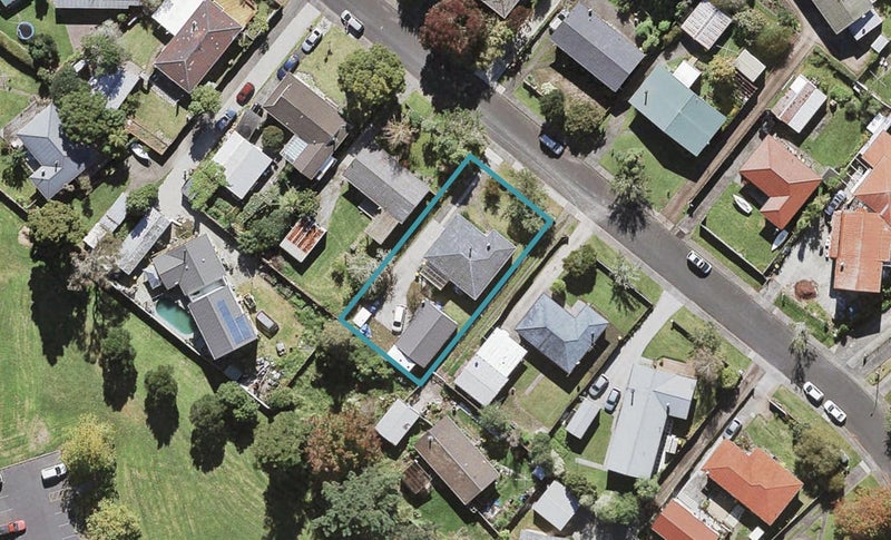 61 Chilcott Road, Henderson, Auckland - Carousel 1