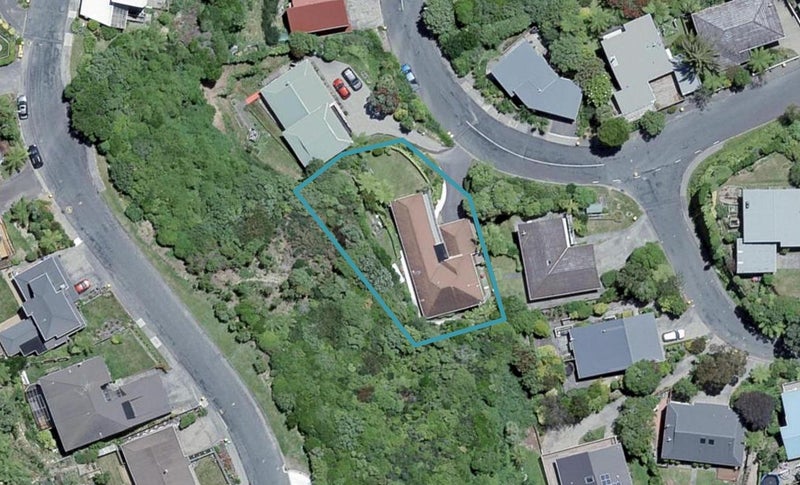 72 Monaghan Avenue, Karori, Wellington - Carousel 1