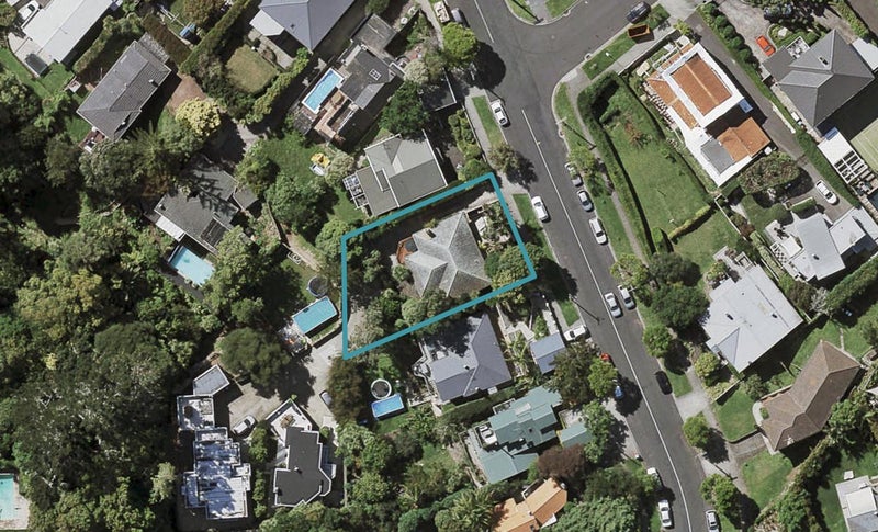 12 Waiatarua Road, Remuera, Auckland - Carousel 1