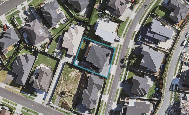 4 Henriette Place, The Gardens, Auckland - Carousel 1