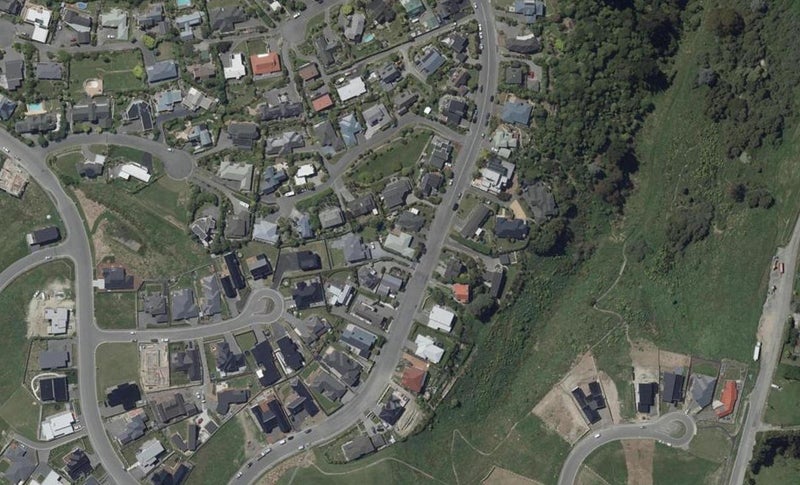 2/76 Ravensdale Rise, Westmorland, Christchurch - Carousel 1