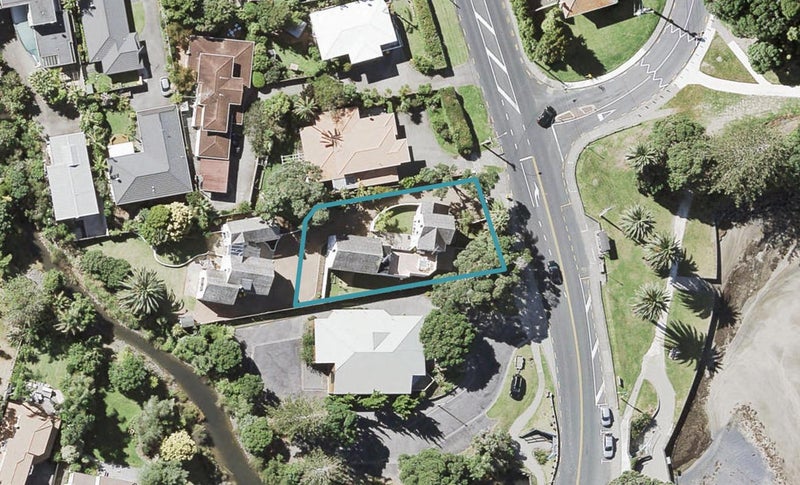 480 Beach Road, Murrays Bay, Auckland - Carousel 1