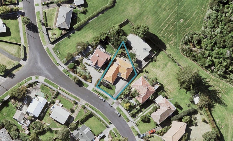22 Silverton Avenue, Wai o Taiki Bay, Auckland - Carousel 1
