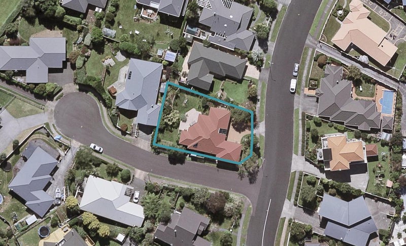 16 Shelter Grove, Frankleigh Park, New Plymouth - Carousel 1
