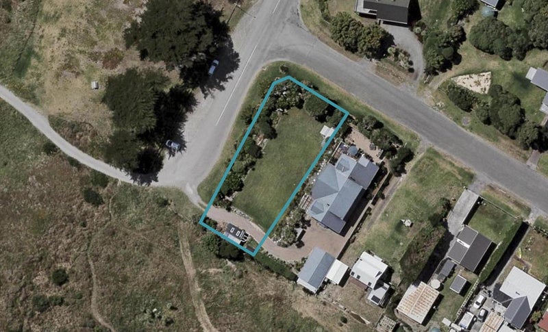 1 Kitchener Street, Te Horo Beach - Carousel 1