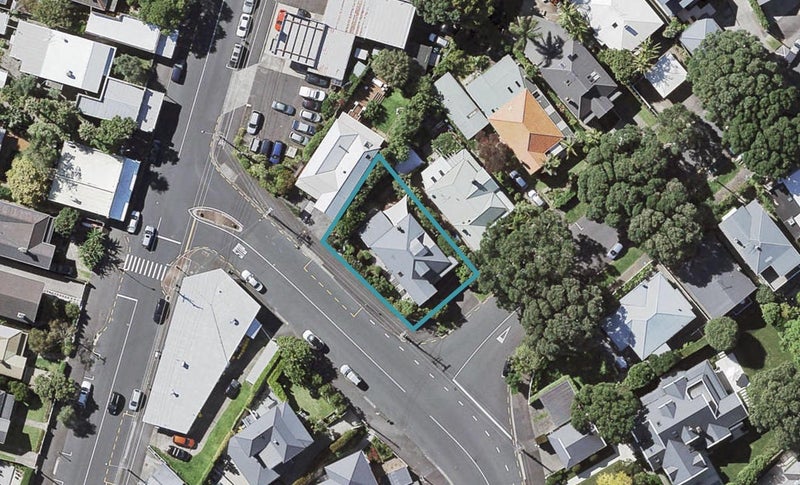 1 Arawa Avenue, Devonport, Auckland - Carousel 1