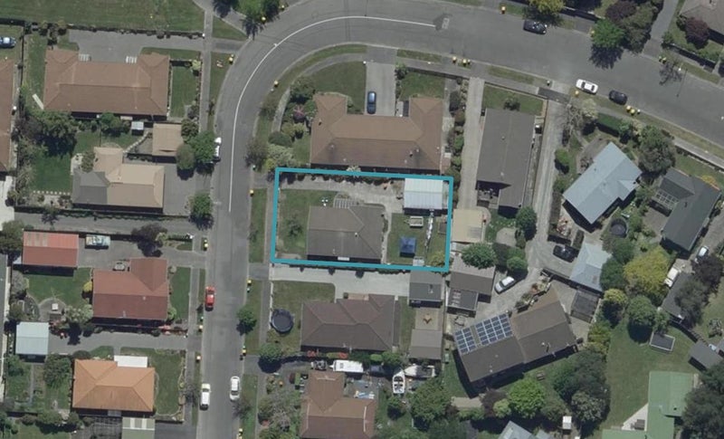 42 Solomon Avenue, Redwood, Christchurch - Carousel 1