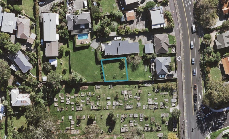 6B Glenfield Road, Birkenhead, Auckland - Carousel 1