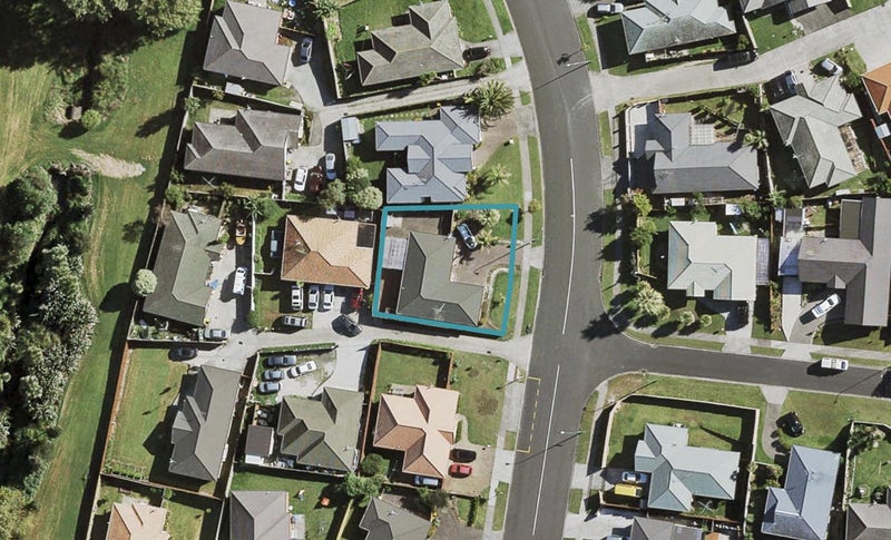 13 Glenveagh Park Drive, Weymouth, Auckland - Carousel 1