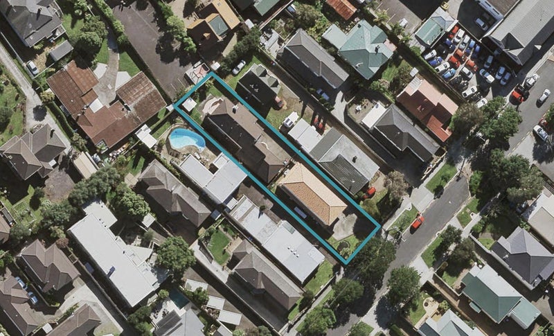 2/9 Puriri Avenue, Greenlane, Auckland - Carousel 1