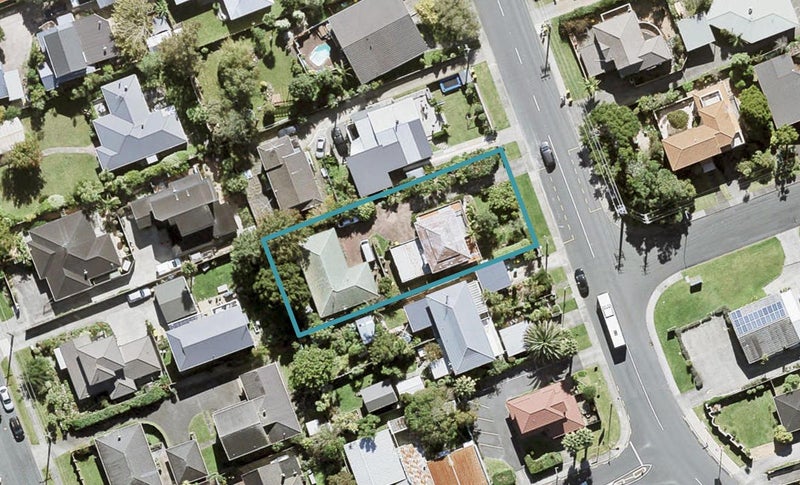 1/1064 Beach Road, Torbay, Auckland - Carousel 1