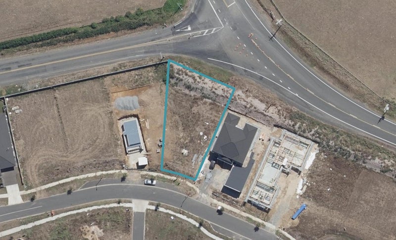 9 Kapua Crescent, Rototuna North, Hamilton - Carousel 1