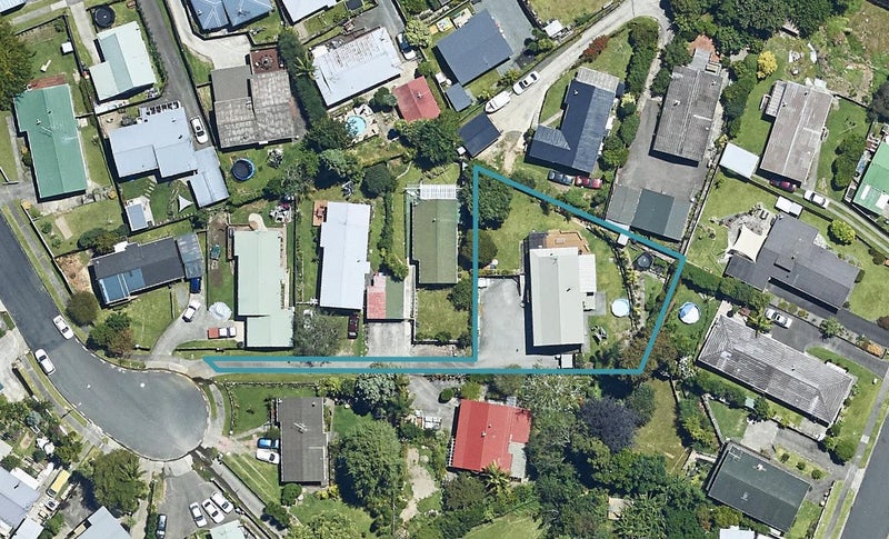 9 Luke Street, Brookfield, Tauranga - Carousel 1