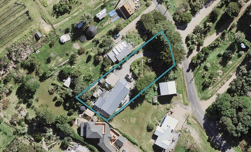 41 Korora Road, Oneroa, Waiheke Island - Carousel 1
