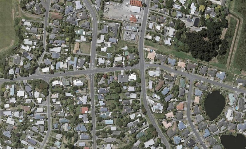 48B Menin Road, Raumati South, Paraparaumu - Carousel 1