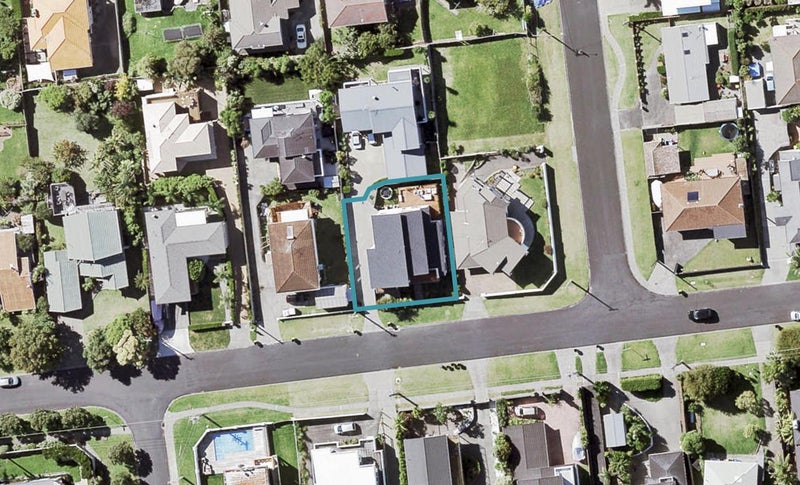 18 Hyde Road, Rothesay Bay, Auckland - Carousel 1