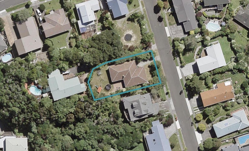 6 Seymour Grove, Kingsley Heights, Upper Hutt - Carousel 1
