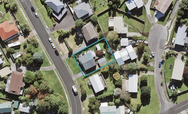 31 Cyril Crescent, West Harbour, Auckland - Carousel 1