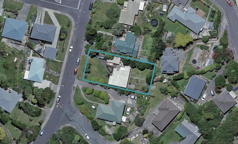 42 Ranui Terrace, Tawa, Wellington - Carousel 1