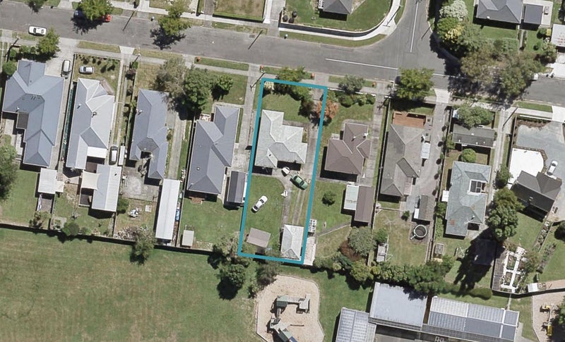 17 Oxford Crescent, Ebdentown, Upper Hutt - Carousel 1