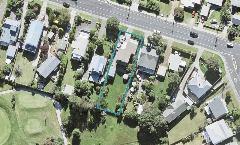 1395 Whangaparaoa Road, Army Bay, Whangaparaoa - Carousel 1