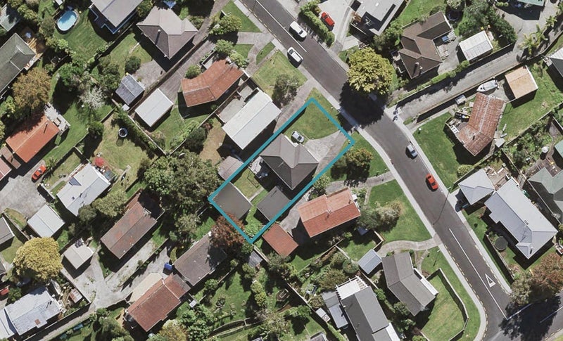 6 Compton Street, Hillcrest, Auckland - Carousel 1