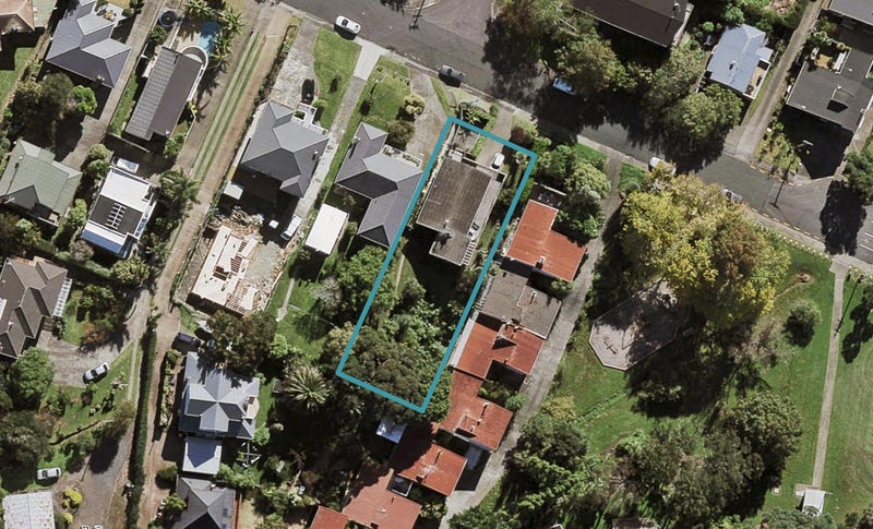 131 Exmouth Road, Northcote, Auckland - Carousel 1
