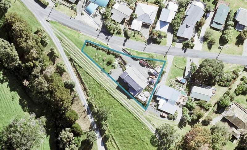 16 Jackson Crescent, Mahurangi East, Warkworth - Carousel 1