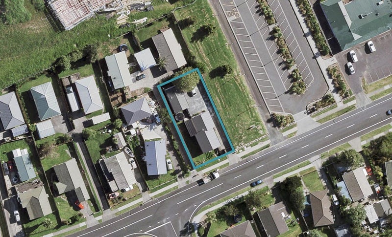 30 Riverton Drive, Randwick Park, Auckland - Carousel 1