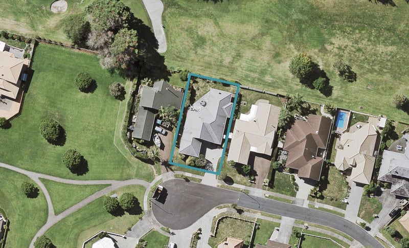 13 The Green, Golflands, Auckland - Carousel 1