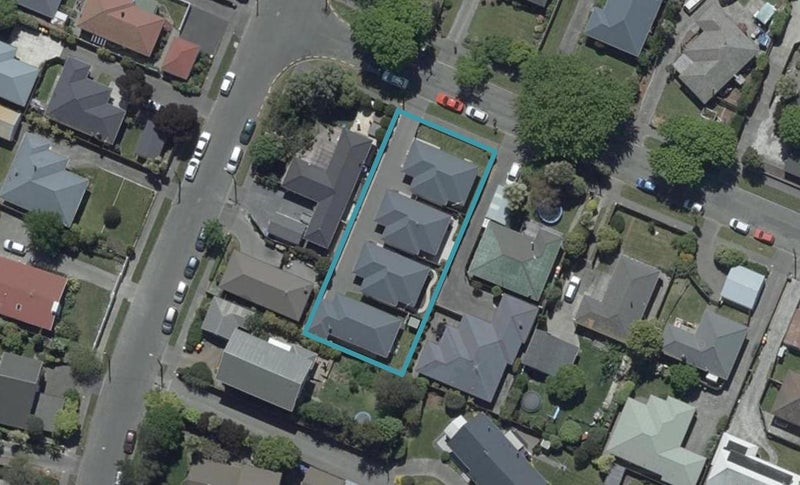 1/33 Pinehurst Crescent, Russley, Christchurch - Carousel 1