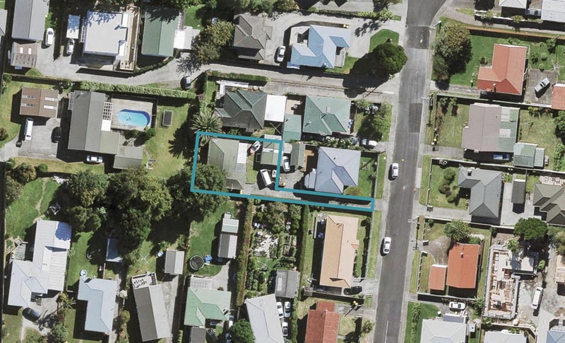 4 Ascot Avenue, Henderson, Auckland - Carousel 1