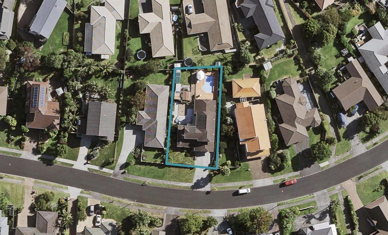 20 Kuripaka Crescent, The Gardens, Auckland - Carousel 1