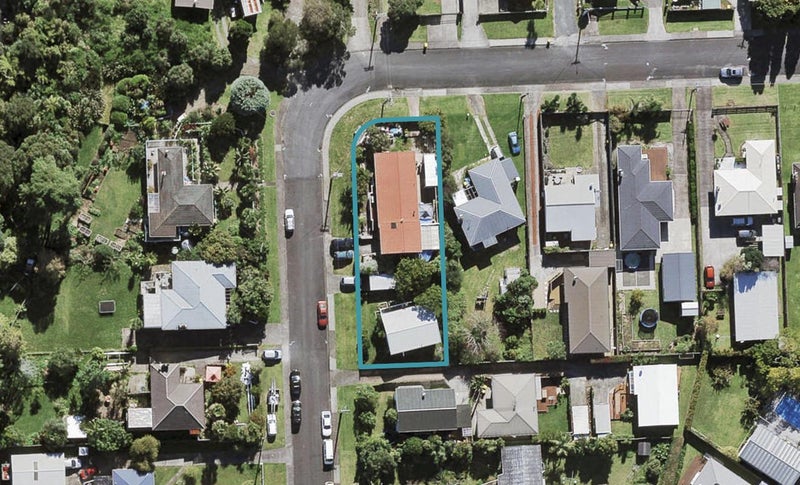 20 Tawa Road, Te Atatu Peninsula, Auckland - Carousel 1