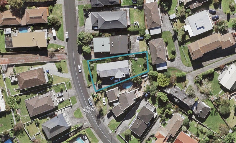 34 Pakira Avenue, Glendene, Auckland - Carousel 1