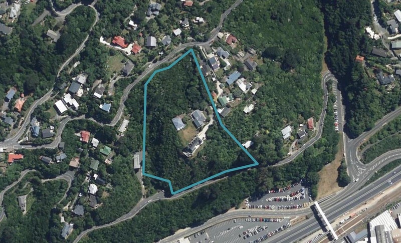 18 Singers Road, Korokoro, Lower Hutt - Carousel 1