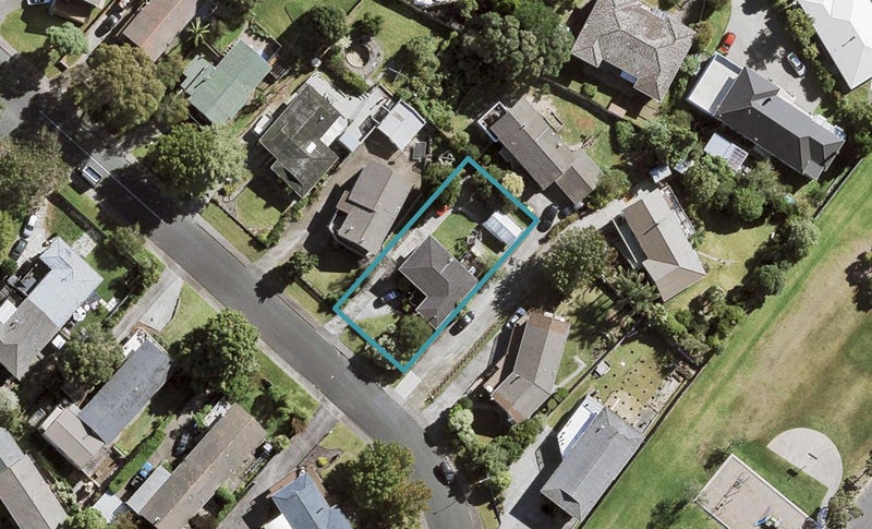 29 Longreach Drive, Sunnyvale, Auckland - Carousel 1